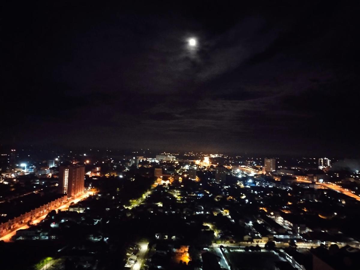 Cmk Apartmen Mutiara Tower 3 Bedroom Kota Bharu#Netflix 외부 사진